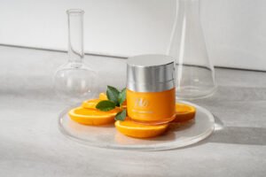 HD FLYUP  -HD vitamino C šviesinamasis kremas 50ml - Image 2